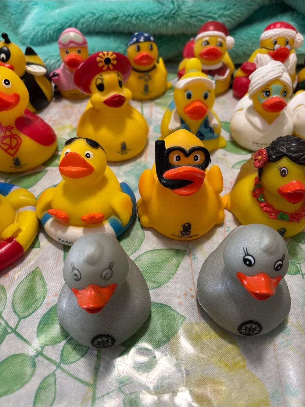Assorted Yellow Rubber Duck Collection - Novelty Bath Toys - Picture 3 of 6